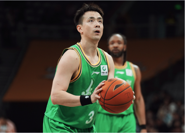 三亿体育-里程碑之战！赵继伟16+7+8统治加时 总抢断超琼斯升历史第9